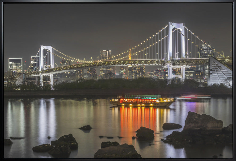 Décoration murale Magnifique pont arc-en-ciel avec la ligne d'horizon de Tokyo le soir