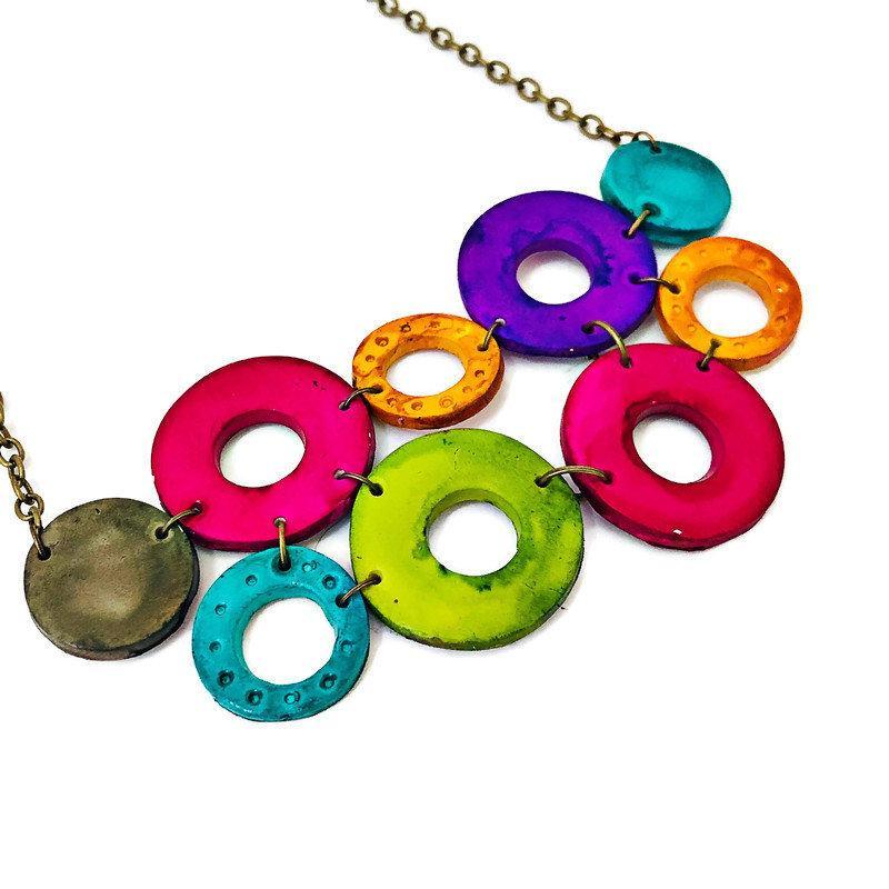 Parure de bijoux cercles entrelacés colorés, collier et boucles d'oreilles tendance, en argile polymère faits main