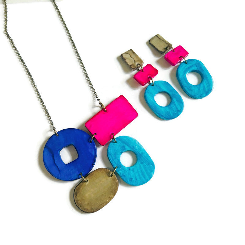 Longues Boucles d'Oreilles Colorées Bleues, Roses et Grises