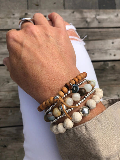 Assortiment de bracelets d'automne