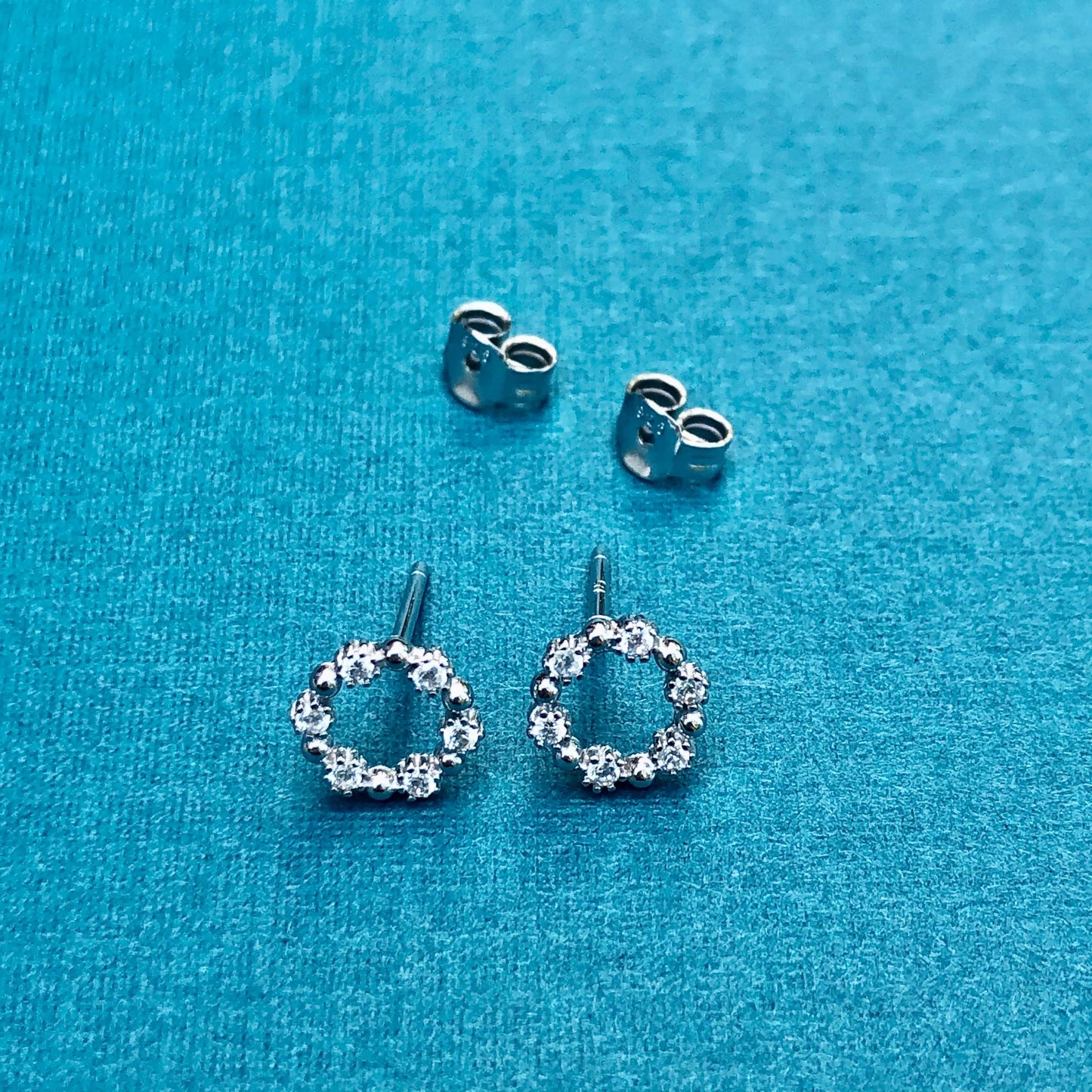 Boucles d'oreilles clous anneau en argent