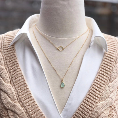 Collier en calcédoine dorée