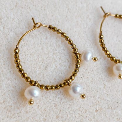 Gold-plated hoop earrings with freshwater pearls | AURÉA