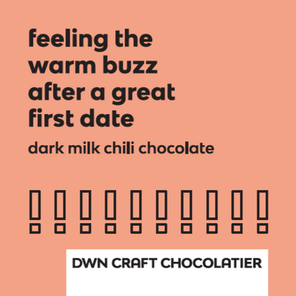 Tablette de chocolat noir au piment et au lait