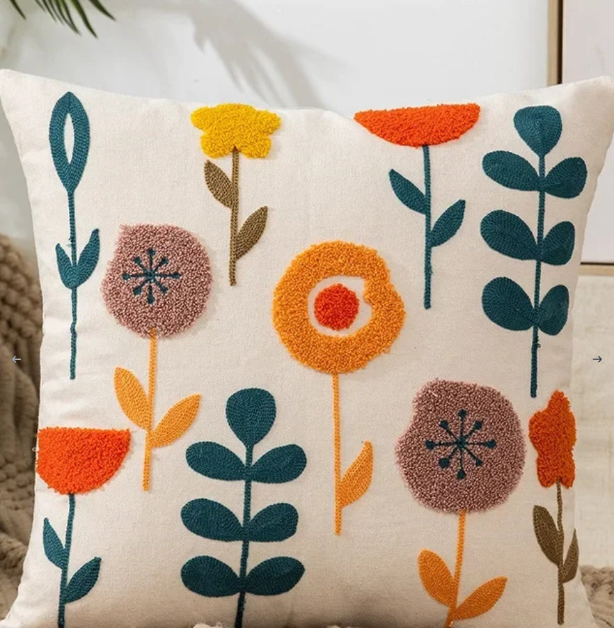 Housse de coussin décorative à broderies florales