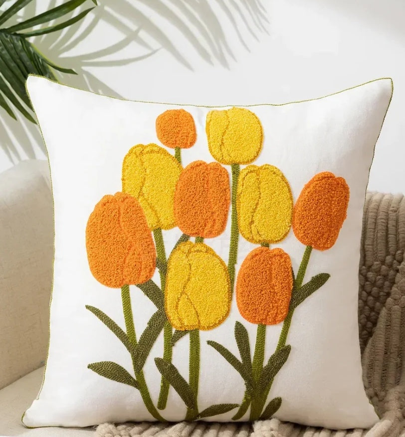 Housse de coussin décorative à broderies florales