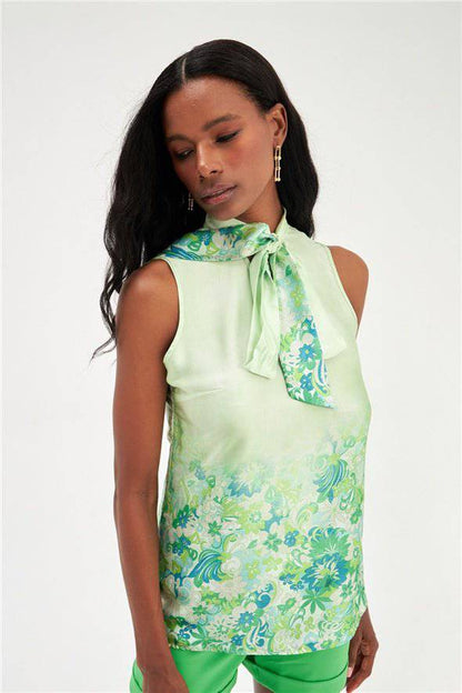 Chemisier détaillé à col lavallière, motif ombré floral - Vert