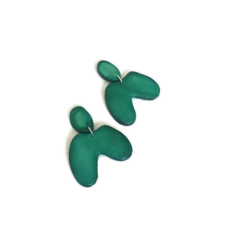 Boucles d'oreilles asymétriques rouges, avec arche, pour oreilles percées ou non percées – « Kate »