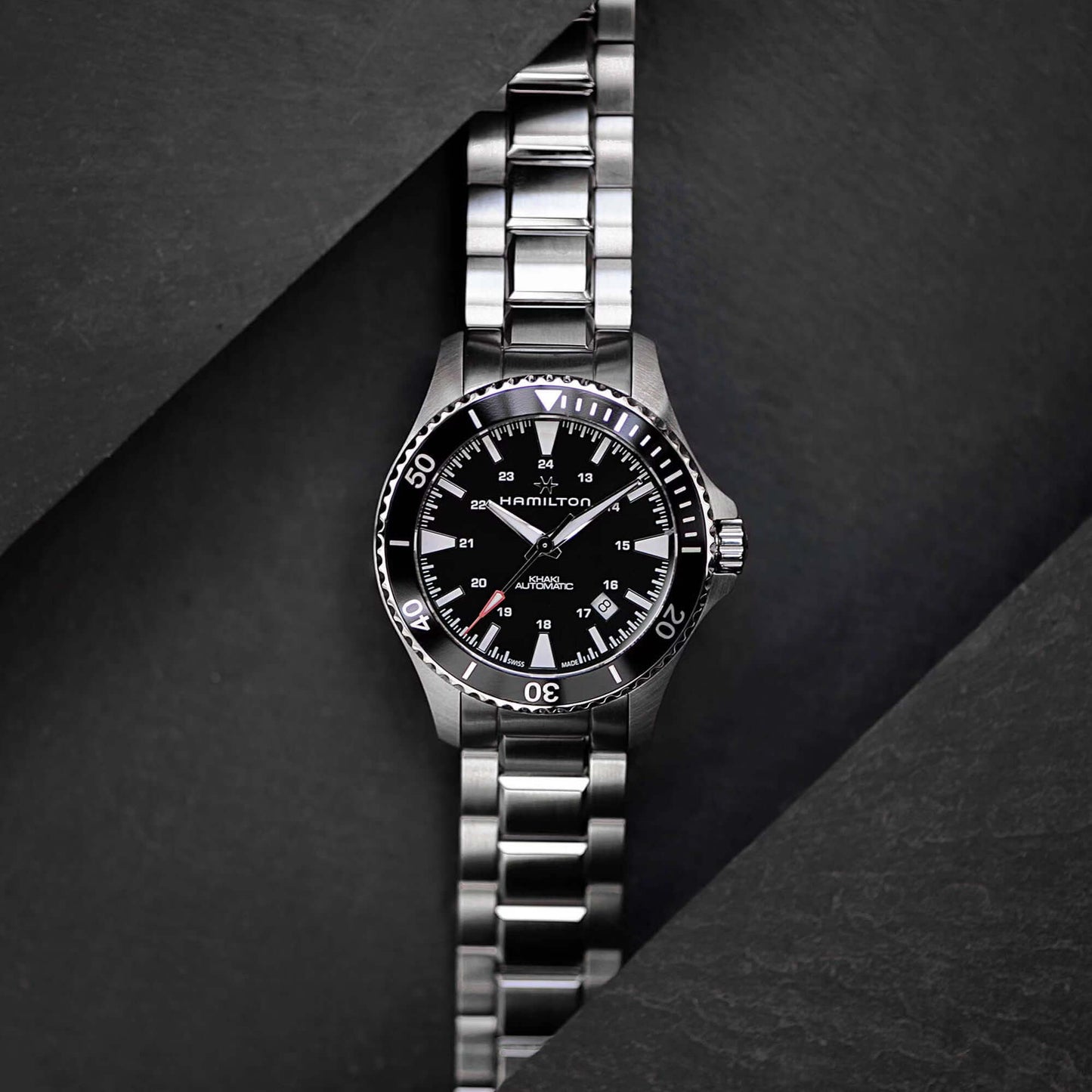 Montre Hamilton Khaki Navy Scuba Automatique 40 mm H82335131