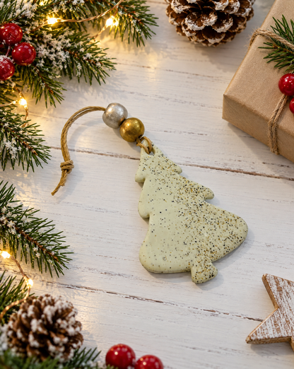 Ornement en forme de sapin de Noël fait à la main en argile et sable de plage de la Nouvelle-Écosse