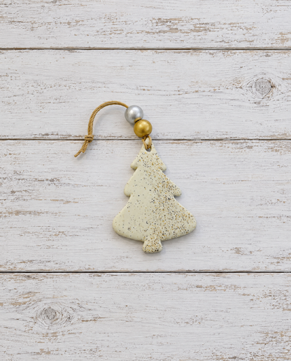 Ornement en forme de sapin de Noël fait à la main en argile et sable de plage de la Nouvelle-Écosse