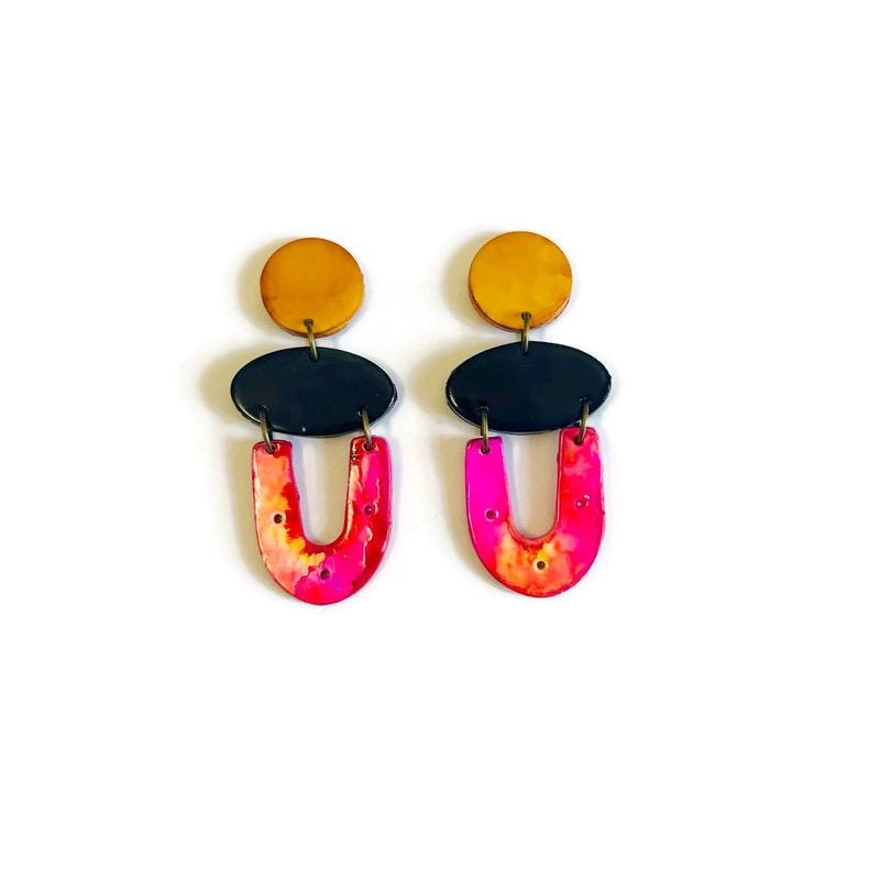 Boucles d'oreilles pendantes fantaisie vives et colorées faites à la main