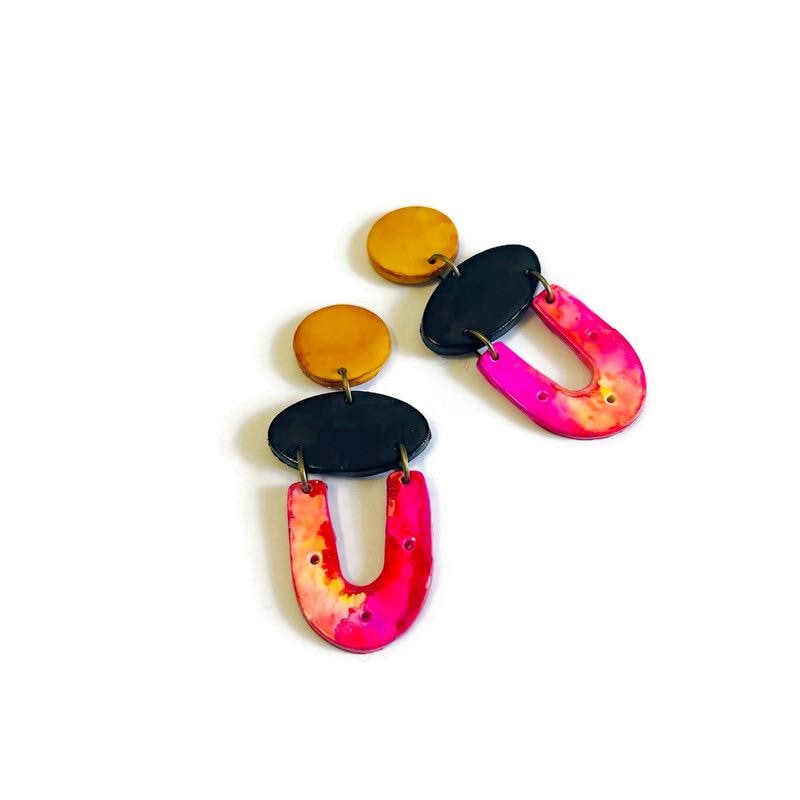 Boucles d'oreilles pendantes fantaisie vives et colorées faites à la main