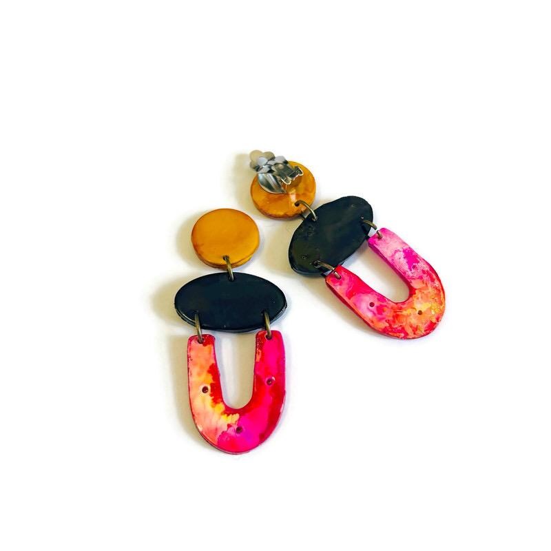 Boucles d'oreilles pendantes fantaisie vives et colorées faites à la main