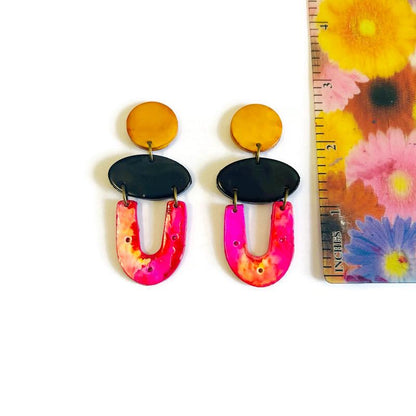 Boucles d'oreilles pendantes fantaisie vives et colorées faites à la main