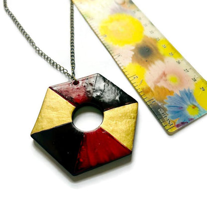 Collier pendentif grand hexagone fait main