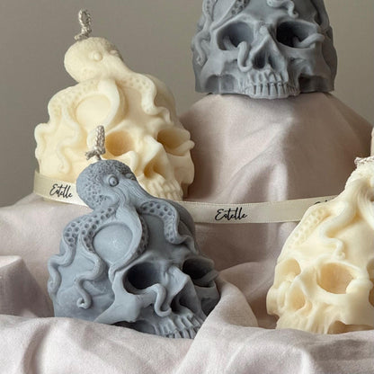Skull Candle with Octopus: Spooky Halloween Soy Wax Decor