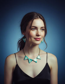 Collier minimaliste fait main avec perles triangle