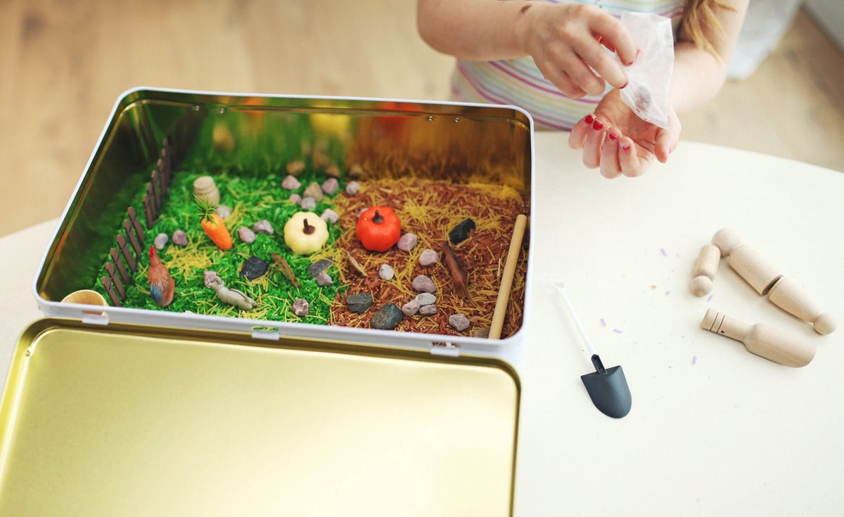 ImagiTin Farm sensory kit
