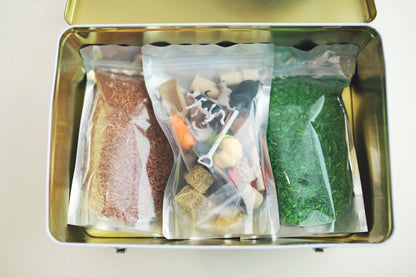 ImagiTin Farm sensory kit
