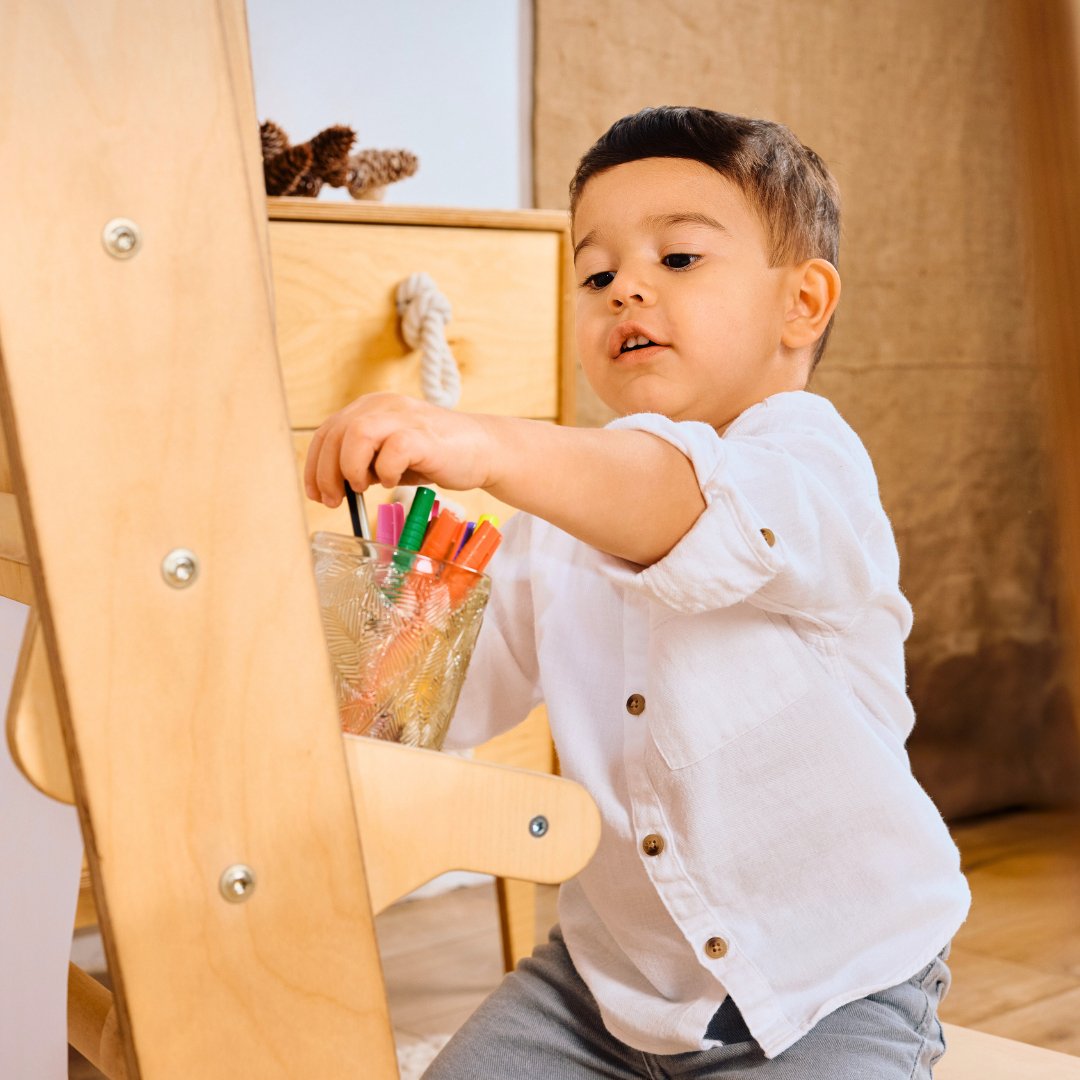 Aire de jeux intérieure pour tout-petits - Parc de jeux 7 en 1 + balançoires + toboggan + ensemble artistique