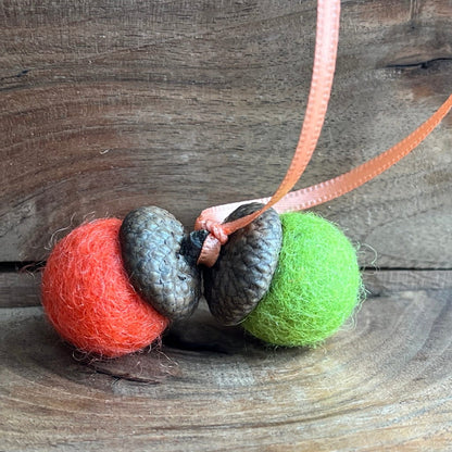 Double Felted Acorn | Citrus Green & Coral | Aromatherapy Diffuser