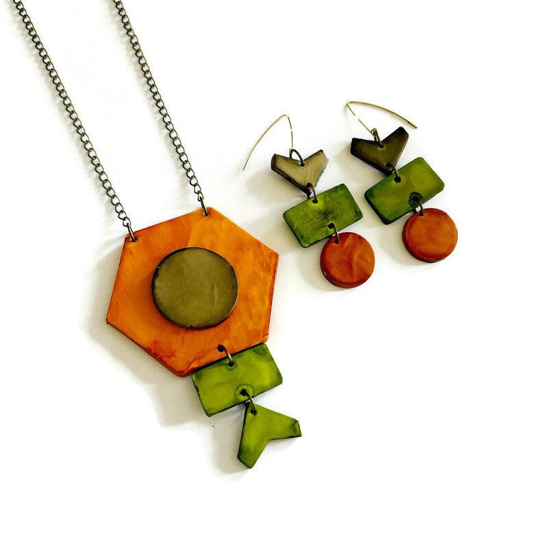 Longues boucles d'oreilles pendantes géométriques faites à la main