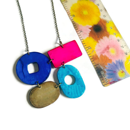 Parure de bijoux géométriques colorés faits main
