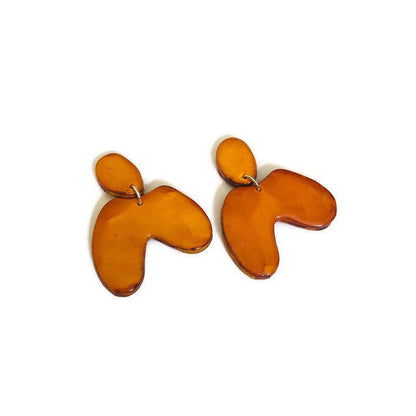 Boucles d'oreilles asymétriques rouges, avec arche, pour oreilles percées ou non percées – « Kate »