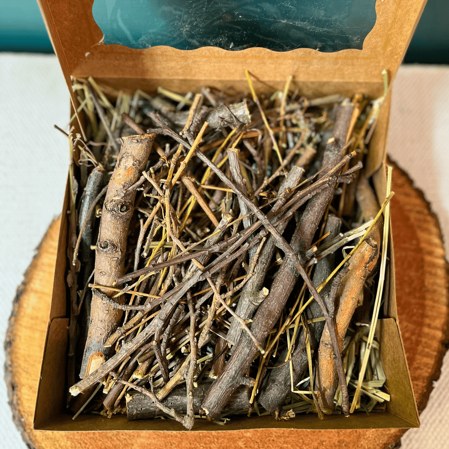 Bunny Chew Box: Apple, Kiwi, Currant & Gooseberry