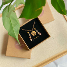 Eco-friendly kraft gift box with black foam for gifting