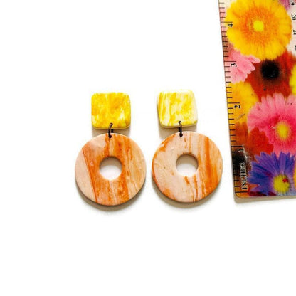 Boucles d'oreilles clips pastel faites à la main en argile