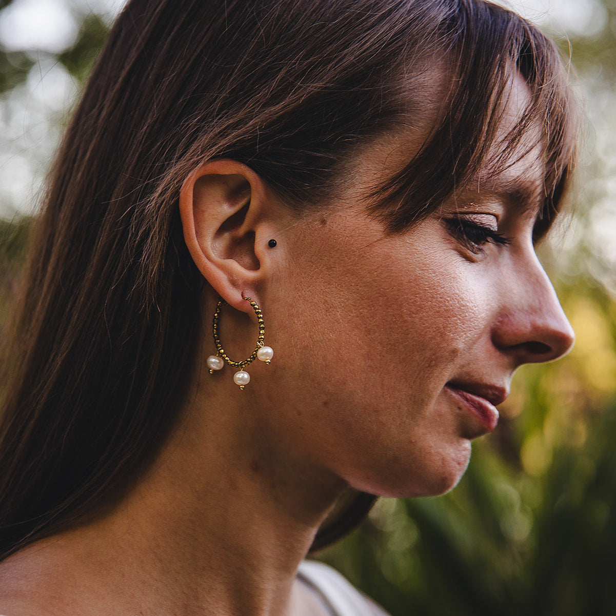 Gold-plated hoop earrings with freshwater pearls | AURÉA
