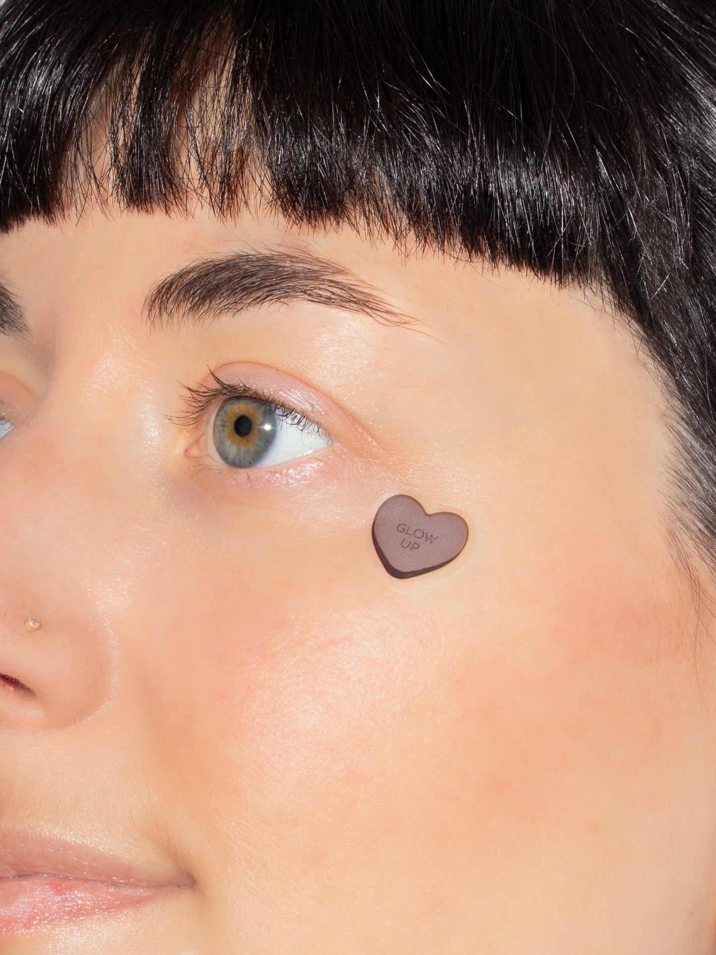 32 patchs anti-boutons en forme de cœur