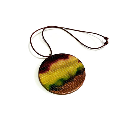 Collier Pendentif Cercle Rustique Épais | Marron Terreux, Or, Vert & Marron