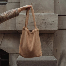 Teddy tote bag | Fleece lining | Magnetic closure