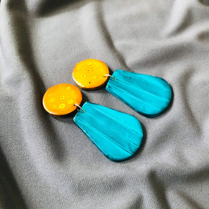 Boucles d'oreilles d'été colorées faites à la main, clous ou clips - "Belle"