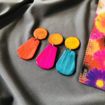 Boucles d'oreilles d'été colorées faites à la main, clous ou clips - "Belle"