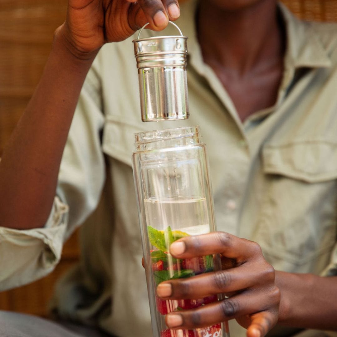 Bouteille infuseur à thé en verre et bambou 3 en 1