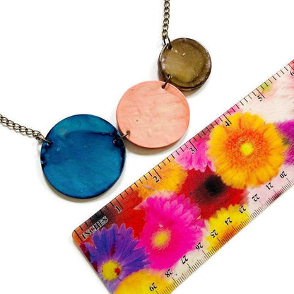 Collier Trois Cercles Bleu Jean, Rose Poudré et Gris