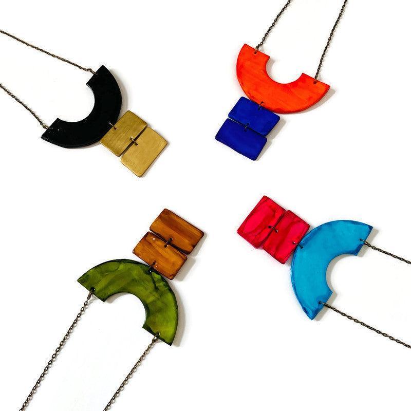 Collier plastron géométrique épais, boucles d'oreilles clous ou à clips – Fait main