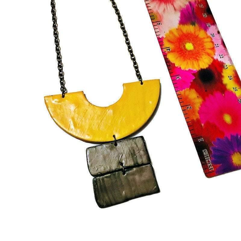 Collier plastron géométrique épais, boucles d'oreilles clous ou à clips – Fait main