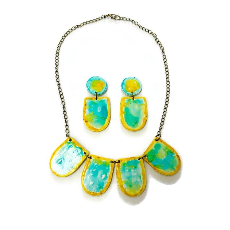 Boucles d'oreilles peintes à la main turquoise et jaune