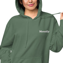 Sweat à capuche unisexe Mossify teint sur pigment – Brodé