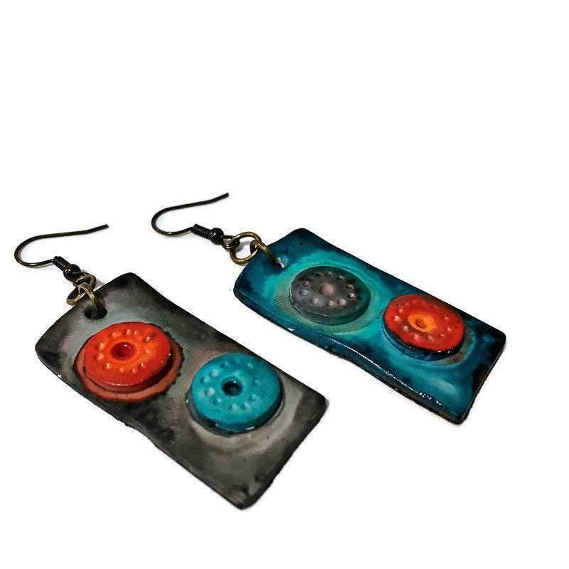 Boucles d'oreilles dépareillées originales, boucles d'oreilles pendantes peintes à la main décalées