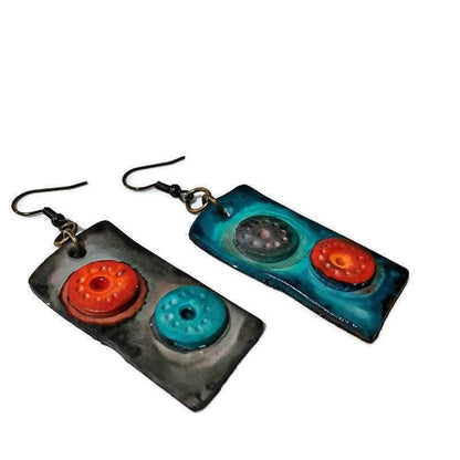 Boucles d'oreilles dépareillées originales, boucles d'oreilles pendantes peintes à la main décalées