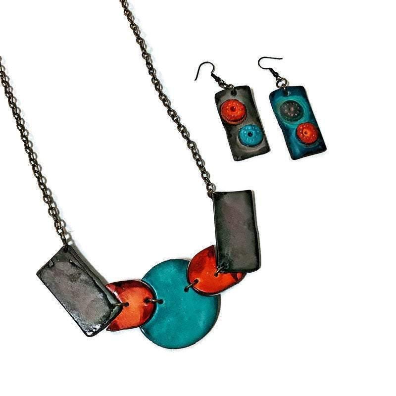 Boucles d'oreilles dépareillées originales, boucles d'oreilles pendantes peintes à la main décalées