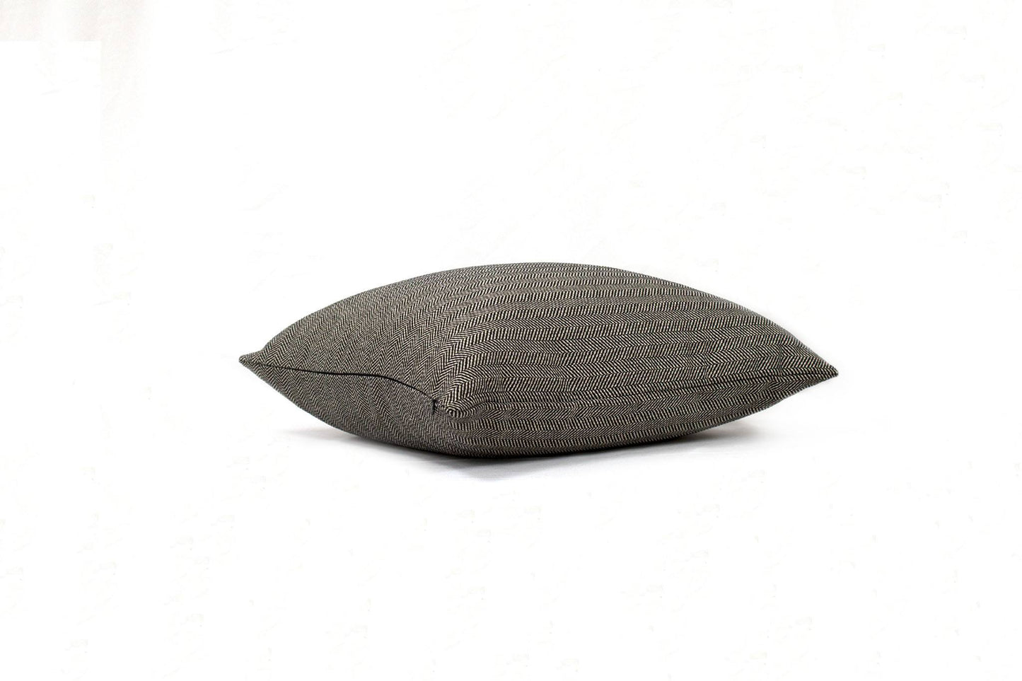 Housse de coussin à chevrons noire
