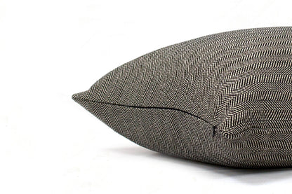 Housse de coussin à chevrons noire