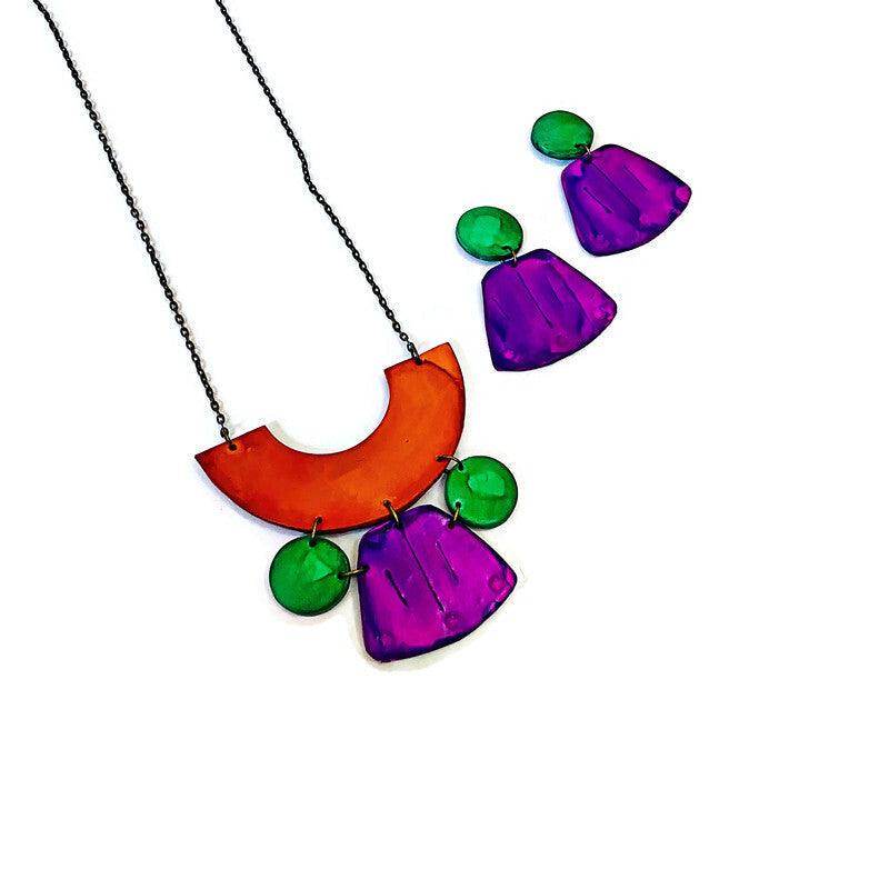Grandes boucles d'oreilles pendantes violettes et vertes - « Janet »